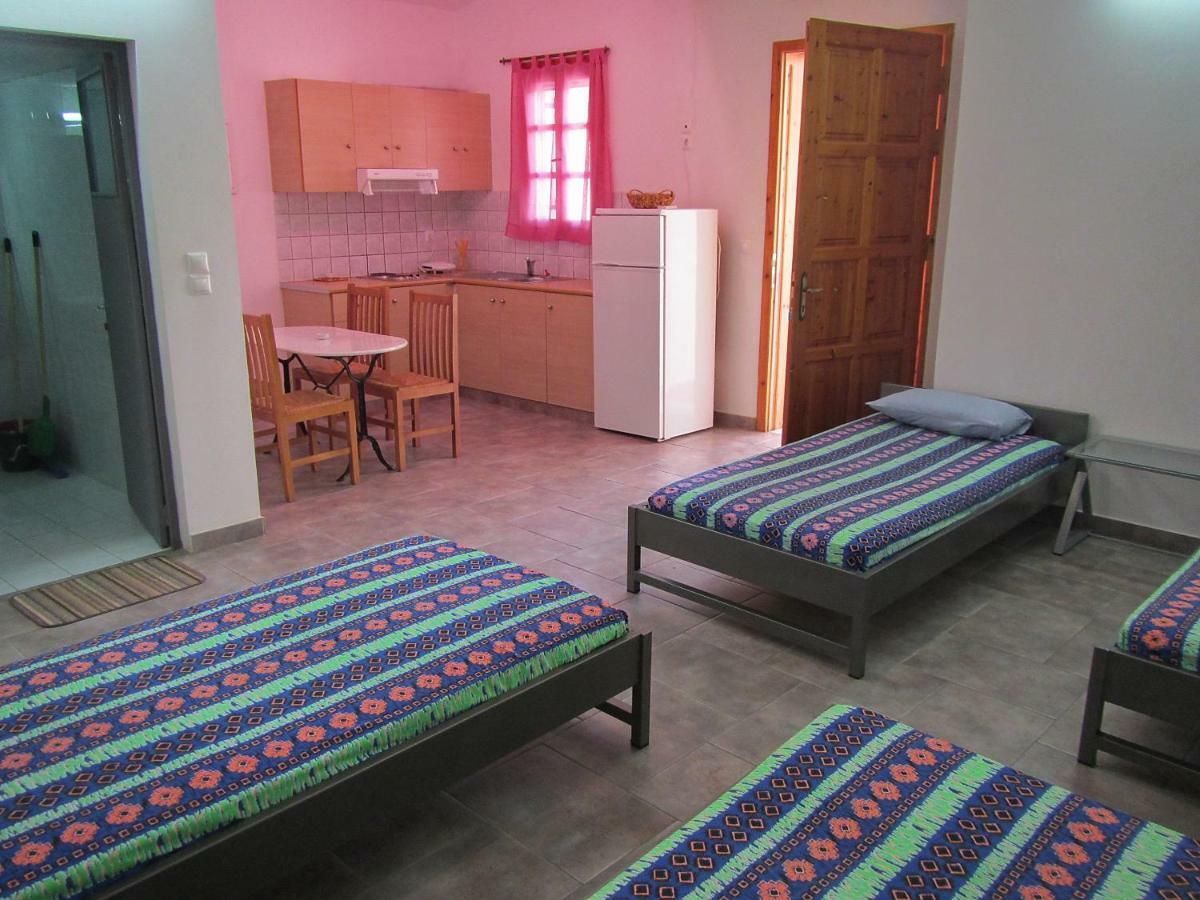 דירות "Action" House In Leonidio 4-Beds מראה חיצוני תמונה